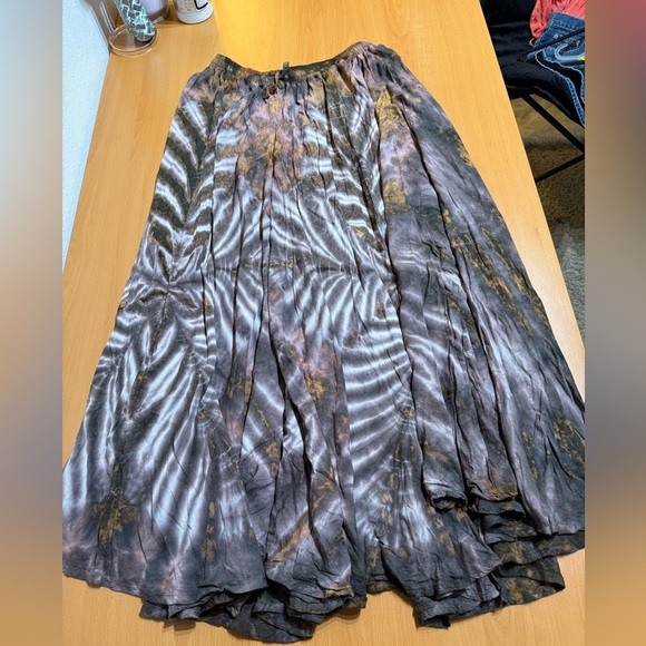 Earthy Tie-Dye Maxi Wide Leg Shirt Pants - Picture 4 of 6